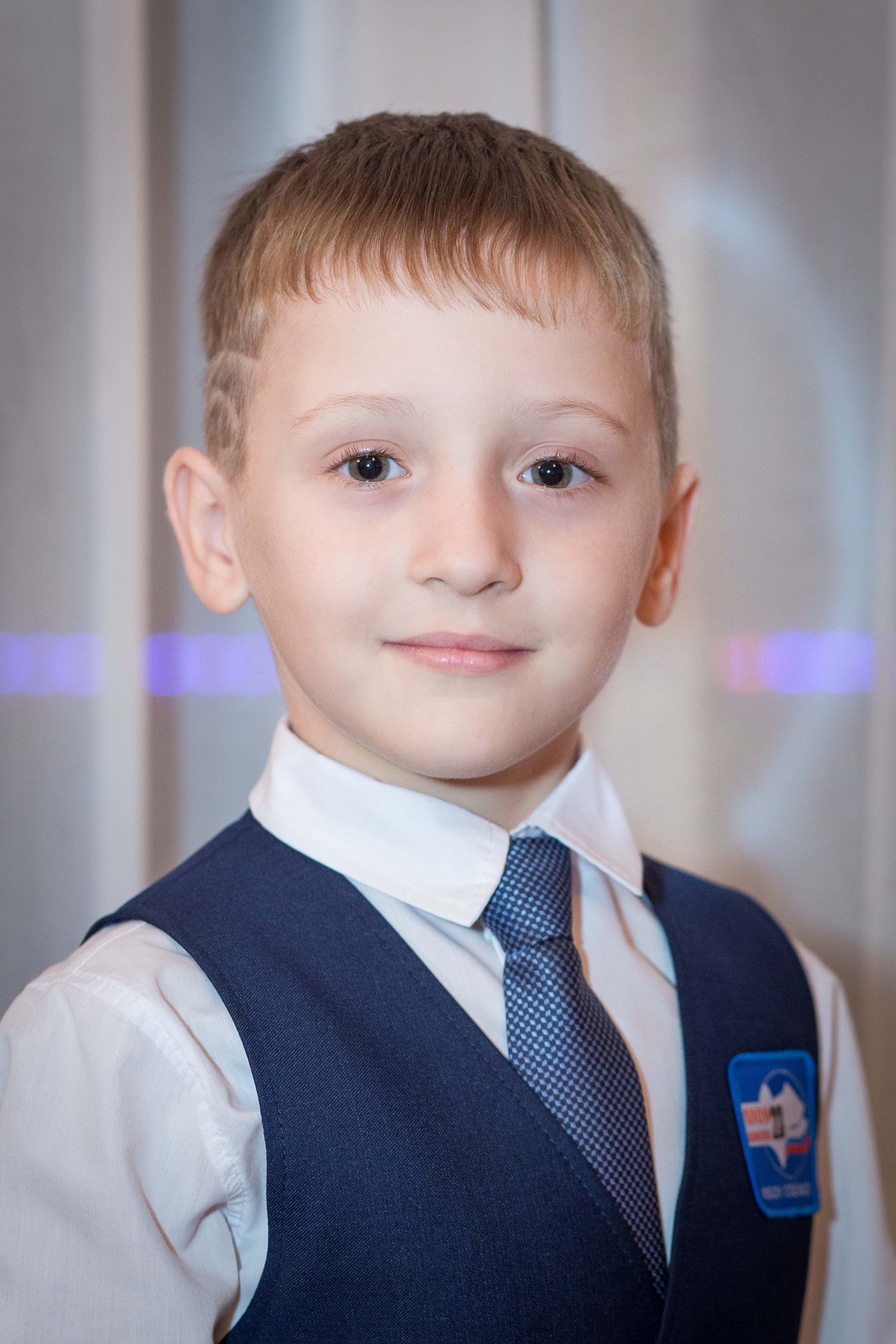 Габдрахманов Даниил, 7 лет
Занимается в спортивном комплексе «ВАДО» каратэ-до и в музыкальной школе № 24 по классу гитары.