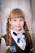 Сотникова Алиса, 7 лет
Занимается в ЦДТ (театр моды «Мотивы», ансамбль «Домисолька», группа «Шоколадки»)