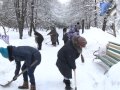 Междуреченцы вышли на борьбу со снегом